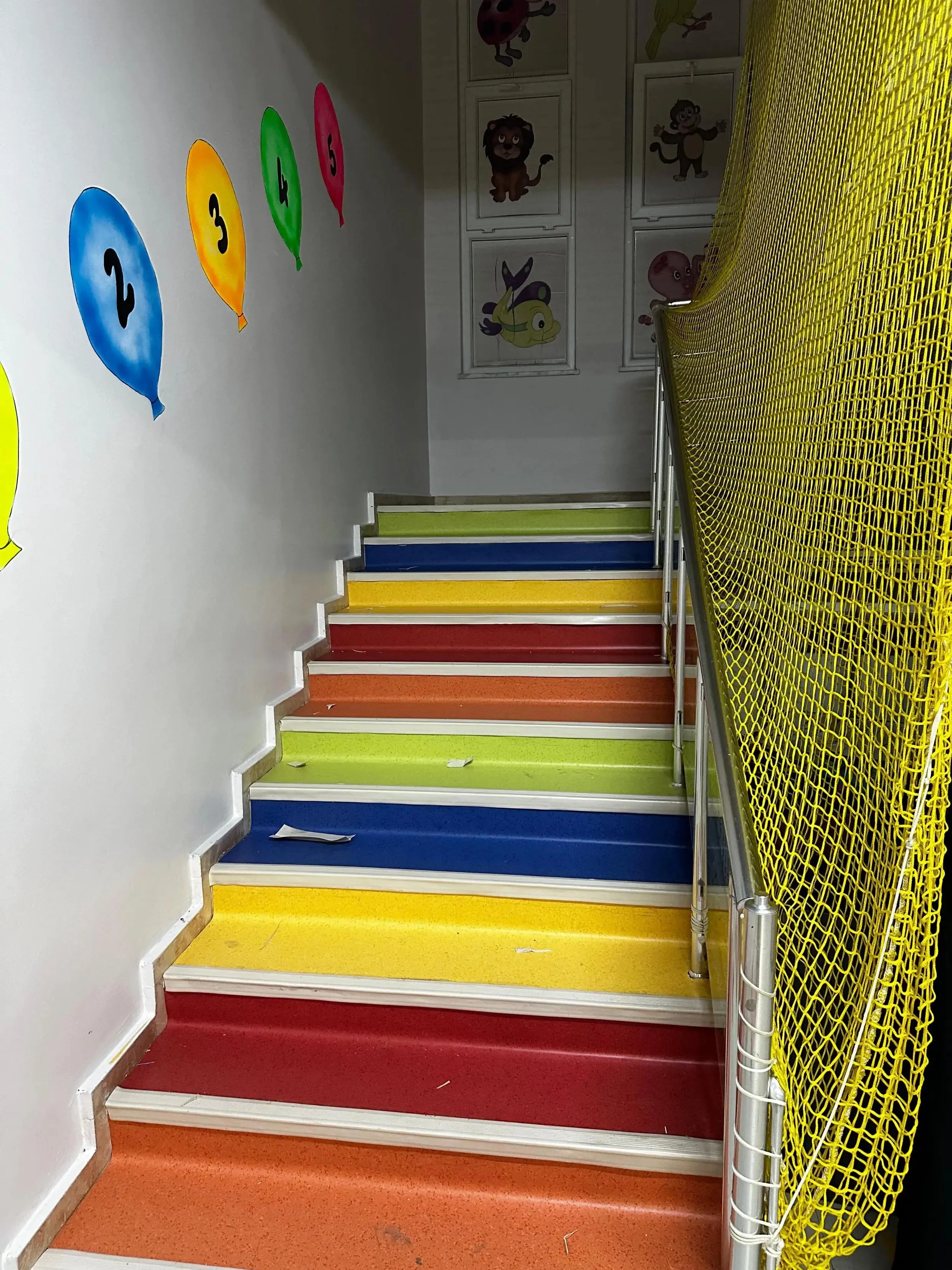 MERDİVEN BASAMAKLARINA PVC ZEMİN KAPLAMA 